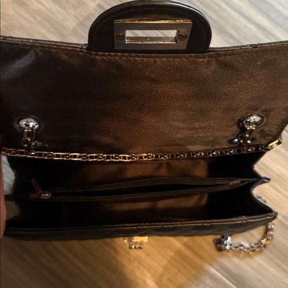 Black Quilted Chain Shoulder Bag - Picture 3 of 3